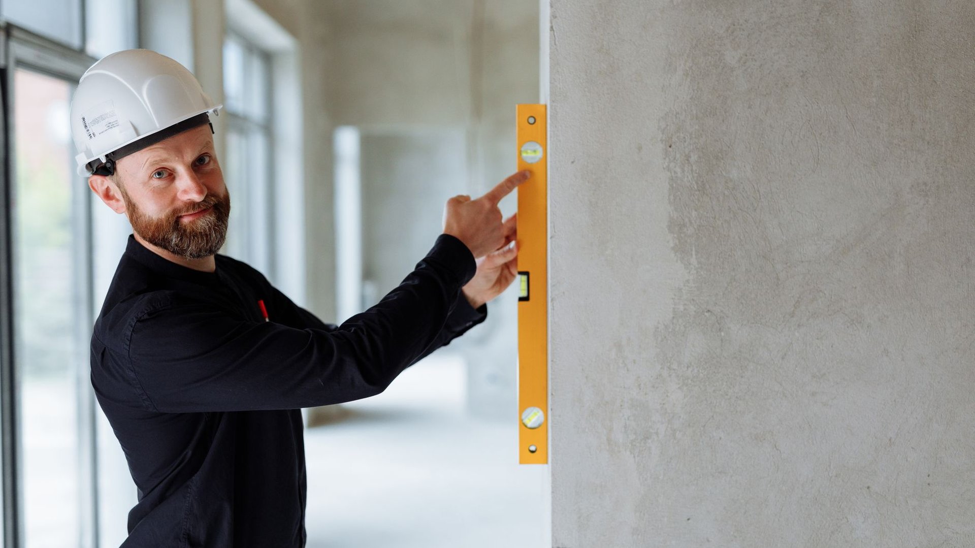 Mängelanzeige am Bau: Inhalt, Form und Fristen nach BGB und VOB/B